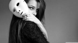 girl_with_mask_2-wallpaper-1366x768-640x360
