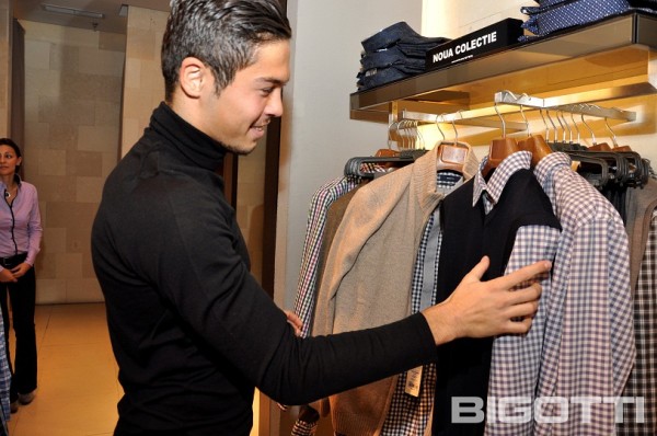 Steaua - Shopping si autografe in magazinul BIGOTTI (4)