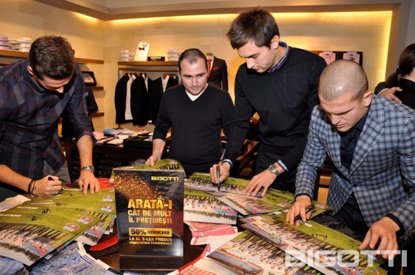 Steaua - Shopping si autografe in magazinul BIGOTTI (9)