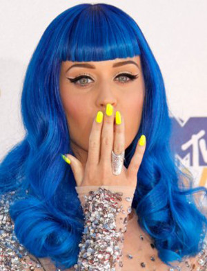 www.doyounoah.com katy-perry-yellow- neon nails